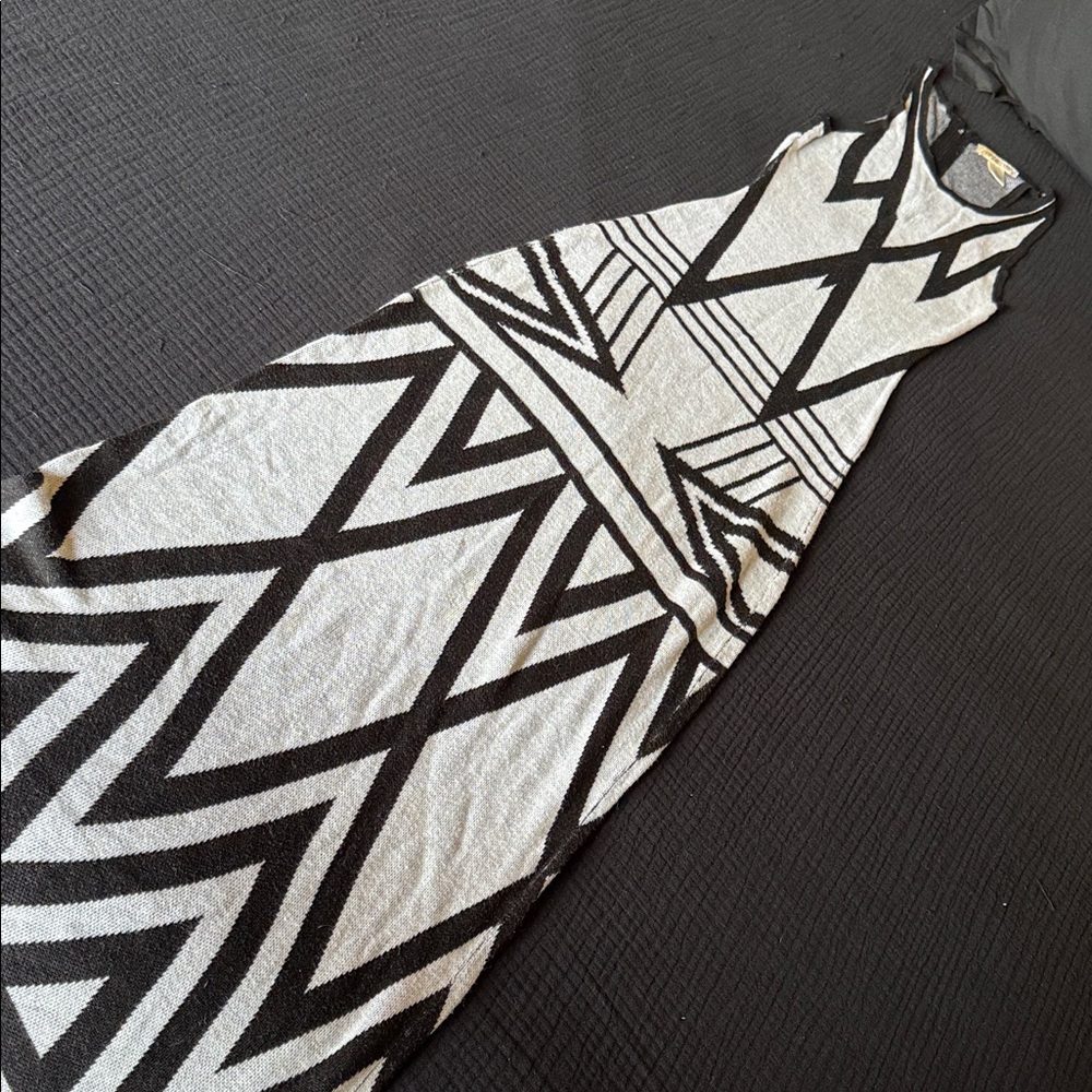 Arden B Monochrome Sleeveless Maxi Dress